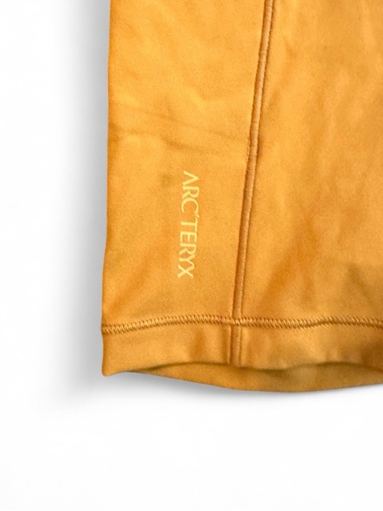 Arc'teryx Essent High-Rise Short 8 Inch Inseam XS Revel Gold - Picture 5 of 5